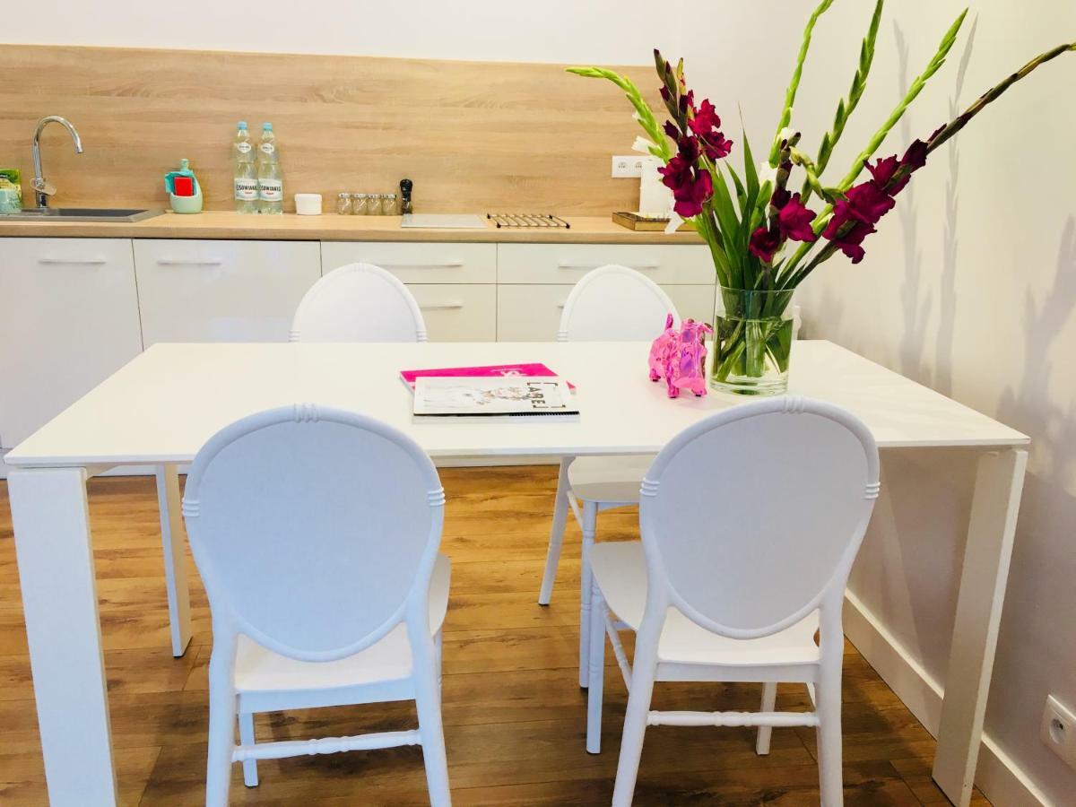 Piper Zajezdnia White Apartment Poznan Ngoại thất bức ảnh