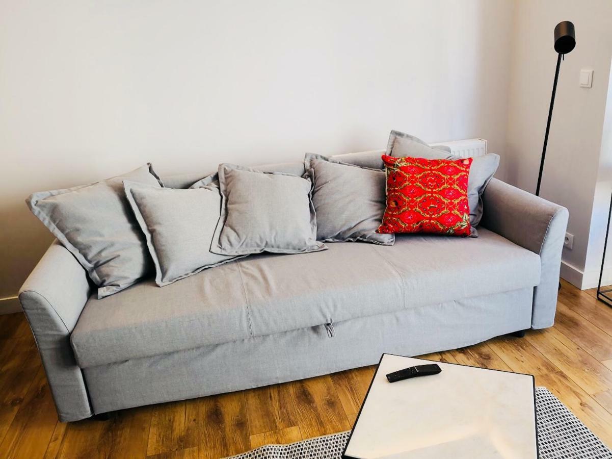 Piper Zajezdnia White Apartment Poznan Ngoại thất bức ảnh