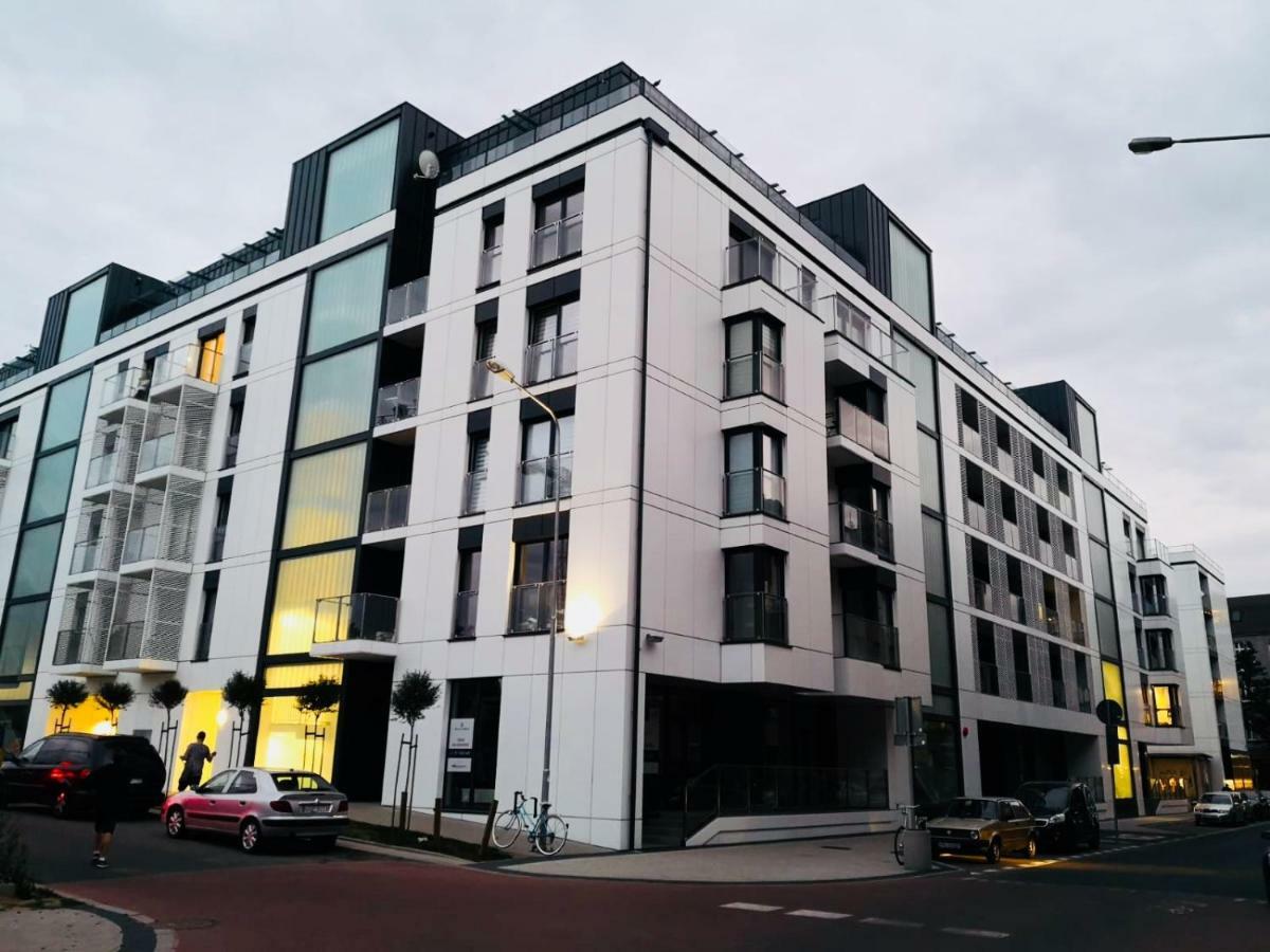 Piper Zajezdnia White Apartment Poznan Ngoại thất bức ảnh